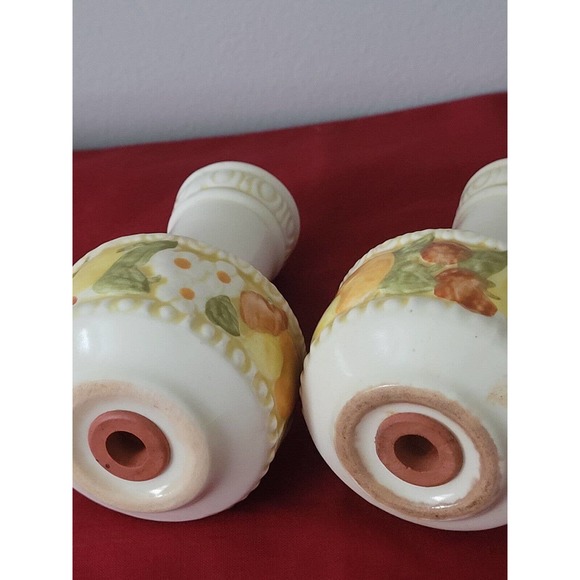 Vintage Vernon ware by Metlox Della Robbia Salt and Pepper Set - Picture 4 of 4